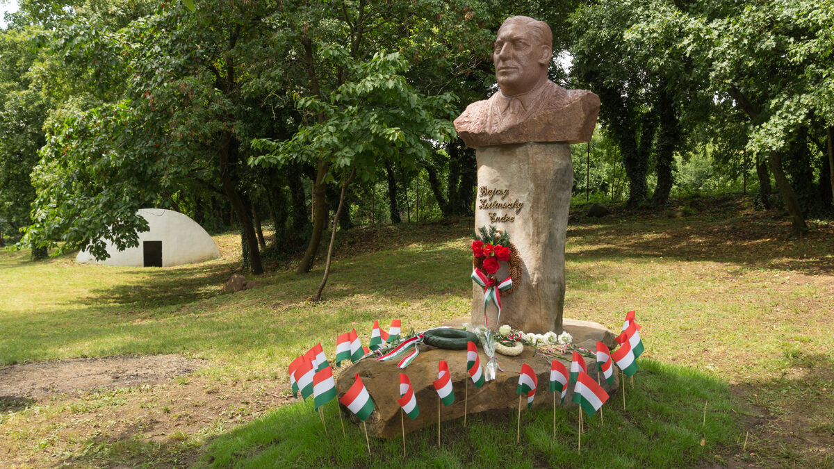 BZSESZOBRA.jpg